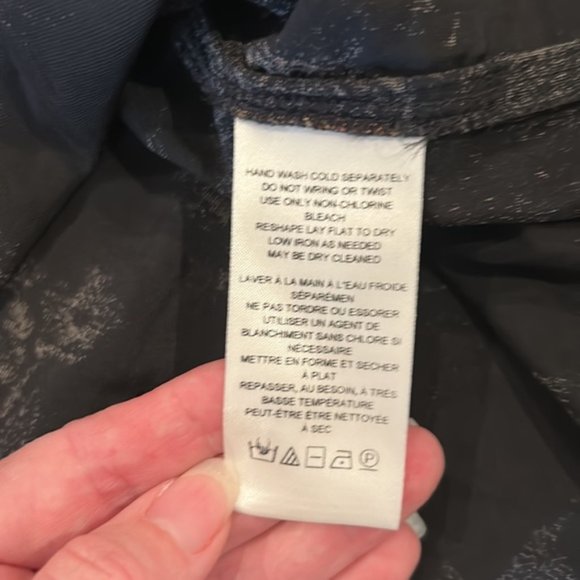 Pilcro ANTHROPOLOGIE crushed velvet floral blouse LRG - Picture 8 of 9